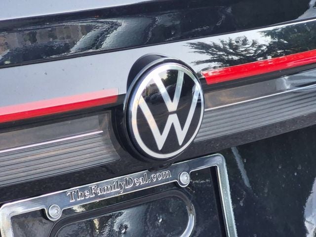 2026 Volkswagen Taos 1.5T SE Black