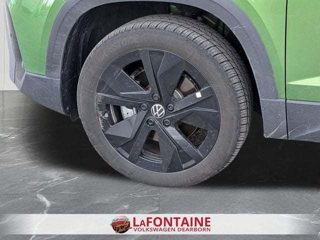 2025 Volkswagen Taos 1.5T SE Black