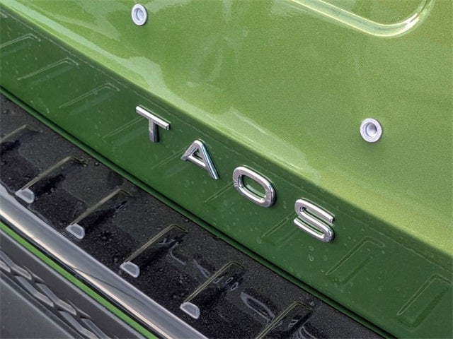 2025 Volkswagen Taos 1.5T SE Black