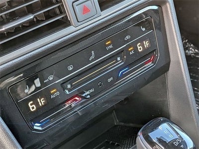 2025 Volkswagen Taos 1.5T SE Black