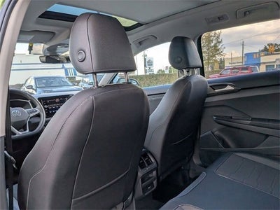 2025 Volkswagen Taos 1.5T SE Black