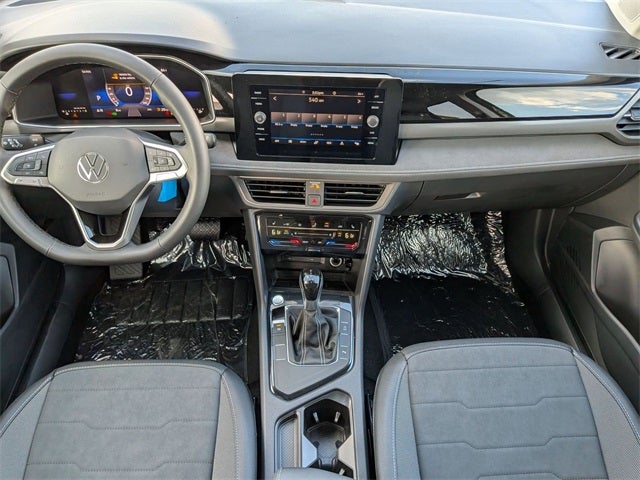 2025 Volkswagen Taos 1.5T SE Black