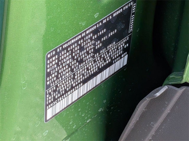 2025 Volkswagen Taos 1.5T SE Black