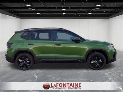 2025 Volkswagen Taos 1.5T SE Black