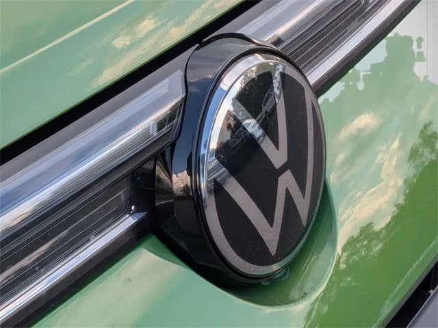 2025 Volkswagen Taos 1.5T SE Black