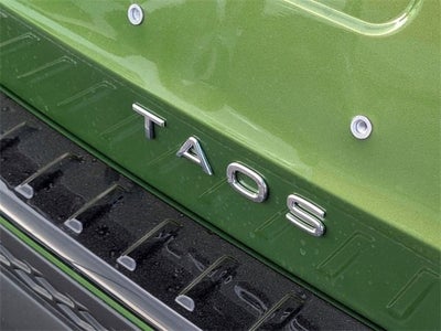 2025 Volkswagen Taos 1.5T SE Black