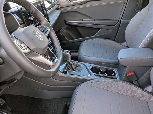 2025 Volkswagen Taos 1.5T SE Black