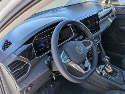 2026 Volkswagen Taos 1.5T SE Black