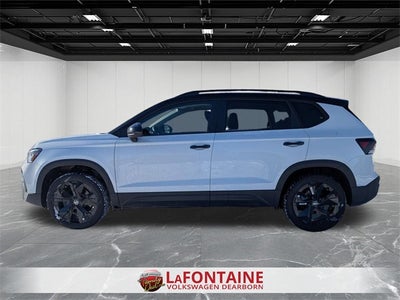 2026 Volkswagen Taos 1.5T SE Black