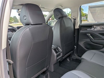 2025 Volkswagen Tiguan 2.0T SE