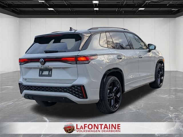 2026 Volkswagen Tiguan 2.0T SE R-Line Black