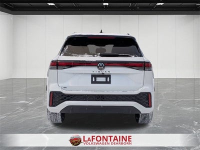 2026 Volkswagen Tiguan 2.0T SE R-Line Black