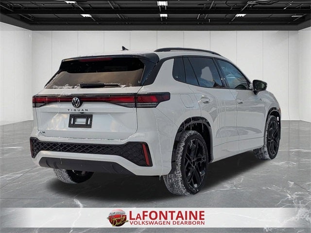 2026 Volkswagen Tiguan 2.0T SE R-Line Black