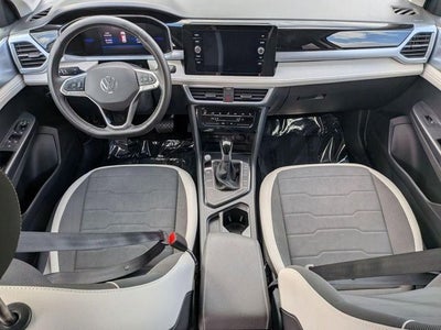 2025 Volkswagen Taos 1.5T SE