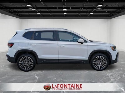 2025 Volkswagen Taos 1.5T SE