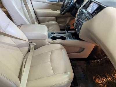 2020 Nissan Pathfinder SL