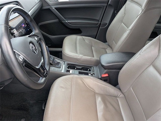 2017 Volkswagen e-Golf SE