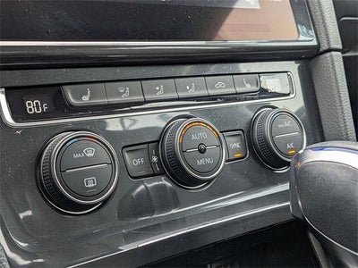 2017 Volkswagen e-Golf SE