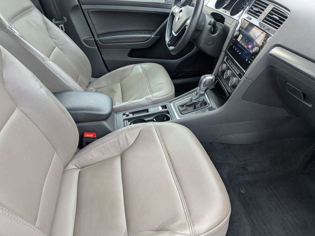 2017 Volkswagen e-Golf SE