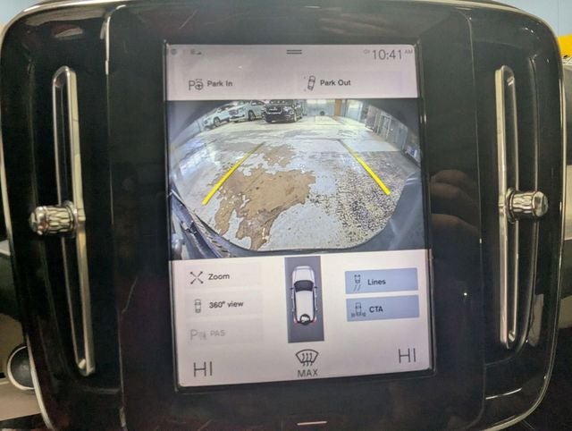 2019 Volvo XC40 Momentum