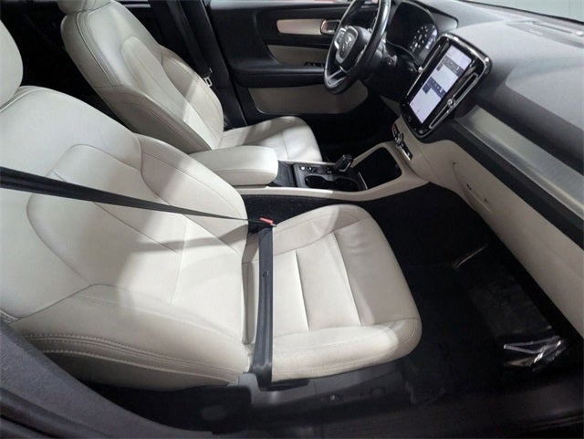2019 Volvo XC40 Momentum
