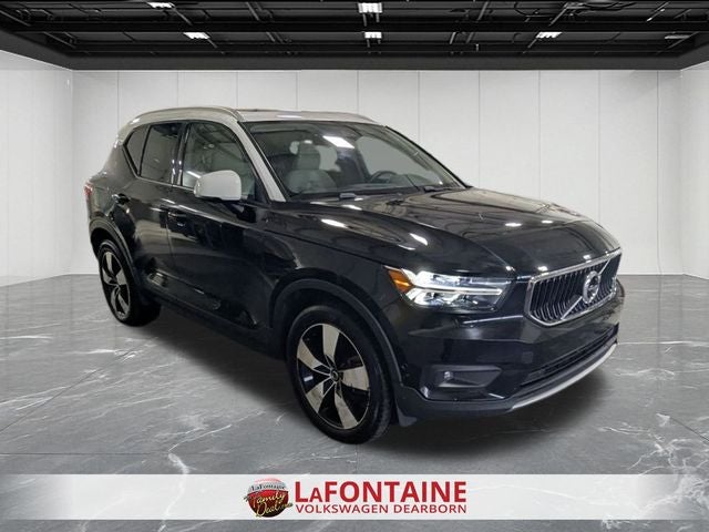2019 Volvo XC40 Momentum