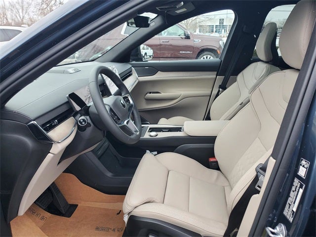 2025 Volvo EX90 Twin Motor Performance Plus 7-Seater