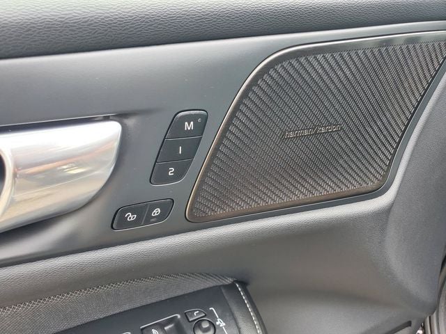 2024 Volvo S60 Recharge Plug-In Hybrid T8 Plus Black Edition