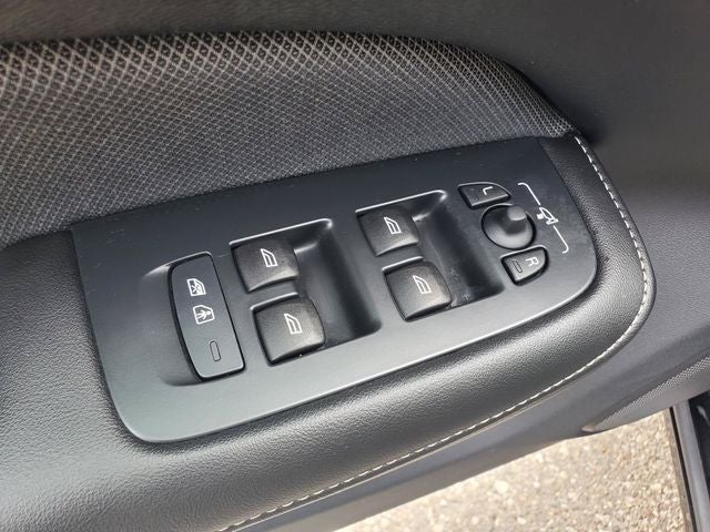 2024 Volvo S60 Recharge Plug-In Hybrid T8 Plus Black Edition