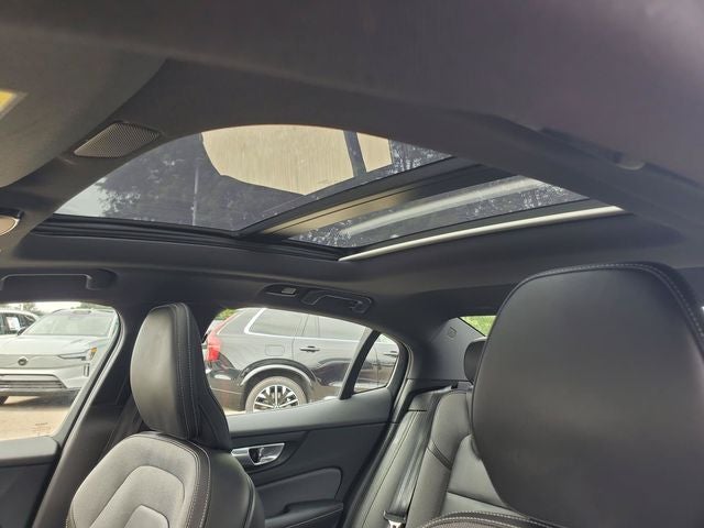 2024 Volvo S60 Recharge Plug-In Hybrid T8 Plus Black Edition