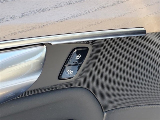2026 Volvo XC90 B6 Plus 6-Seater