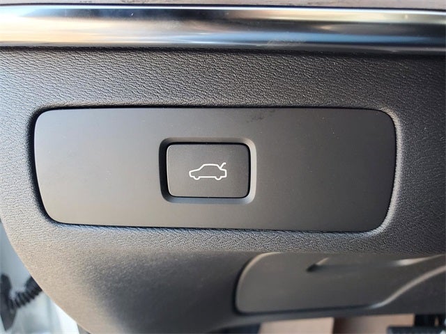 2026 Volvo XC90 B6 Plus 6-Seater