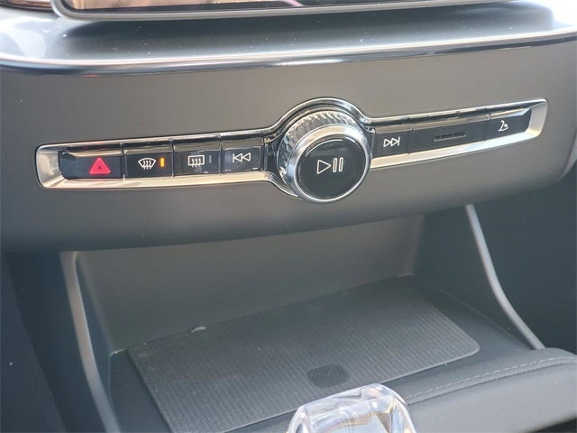 2026 Volvo XC90 B6 Plus 6-Seater