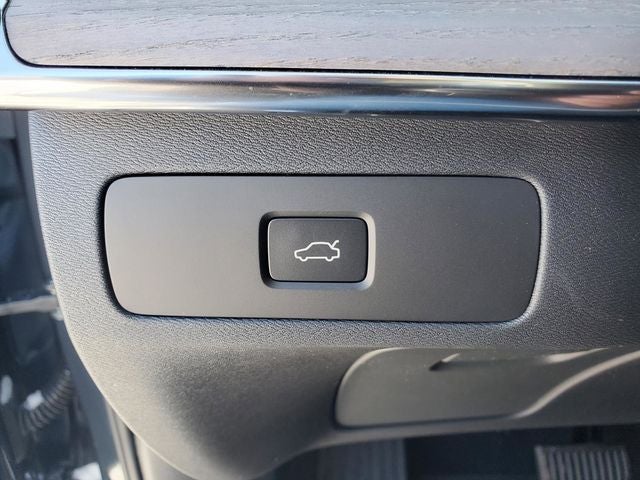 2026 Volvo XC90 B6 Plus 6-Seater