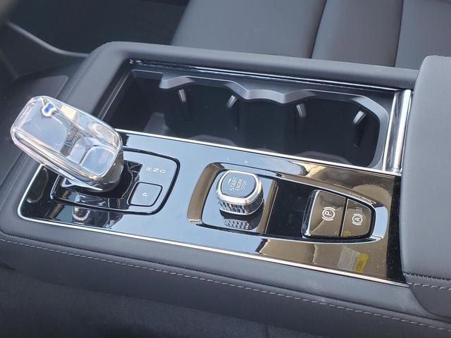 2026 Volvo XC90 B6 Plus 6-Seater