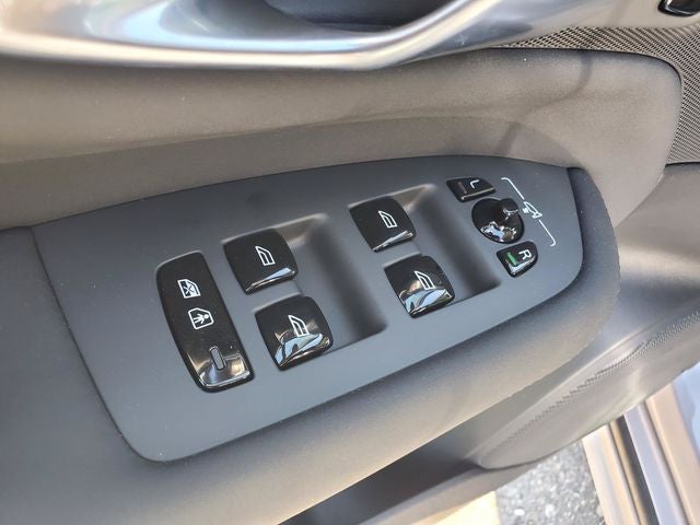 2026 Volvo XC90 B6 Core