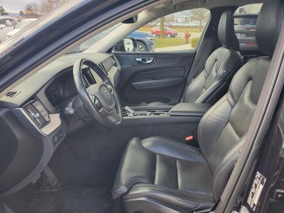 2022 Volvo XC60 B6 Inscription