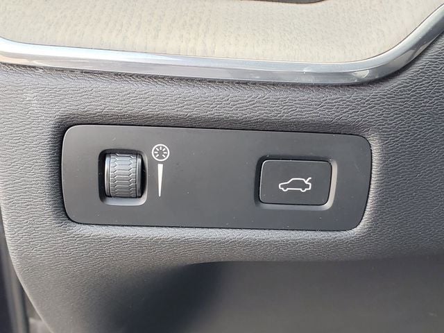 2022 Volvo XC60 B6 Inscription