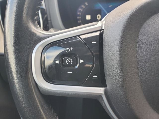 2022 Volvo XC60 B6 Inscription
