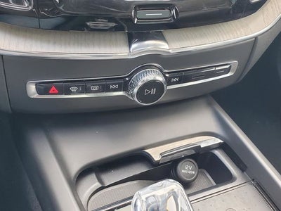 2022 Volvo XC60 B6 Inscription