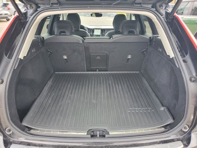 2022 Volvo XC60 B6 Inscription