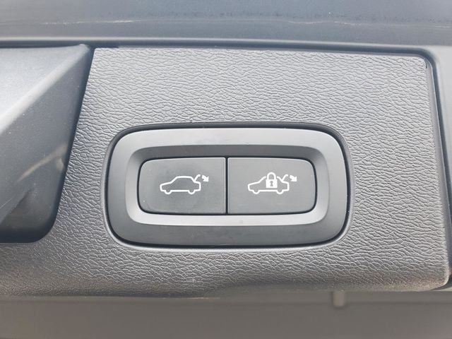 2022 Volvo XC60 B6 Inscription