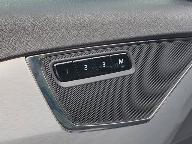 2017 Volvo XC90 T5 Momentum