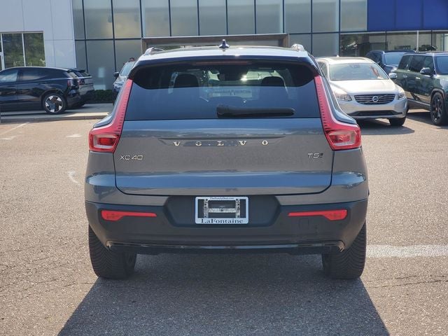 2021 Volvo XC40 R-Design