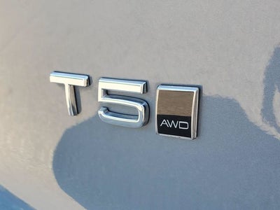2021 Volvo XC40 R-Design