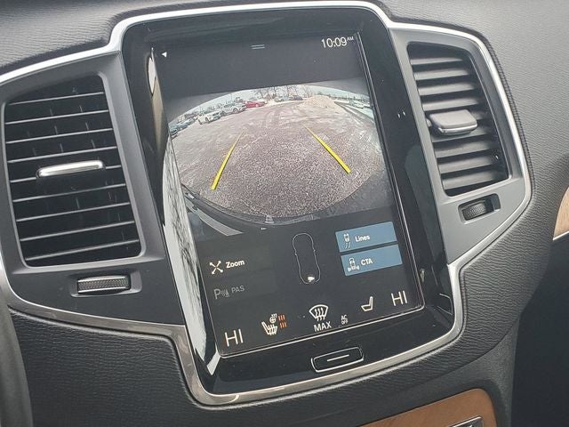 2021 Volvo XC90 T6 Momentum 6-Seat