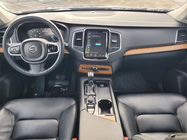 2021 Volvo XC90 T6 Momentum 6-Seat