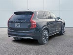 2021 Volvo XC90 T6 Momentum 6-Seat