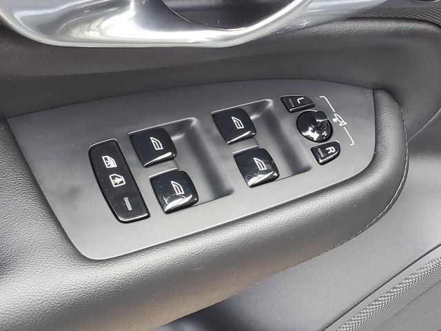 2023 Volvo XC90 Recharge Plug-In Hybrid T8 Plus Dark Theme 7 Passenger