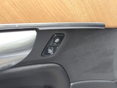 2023 Volvo XC90 Recharge Plug-In Hybrid T8 Plus Dark Theme 7 Passenger